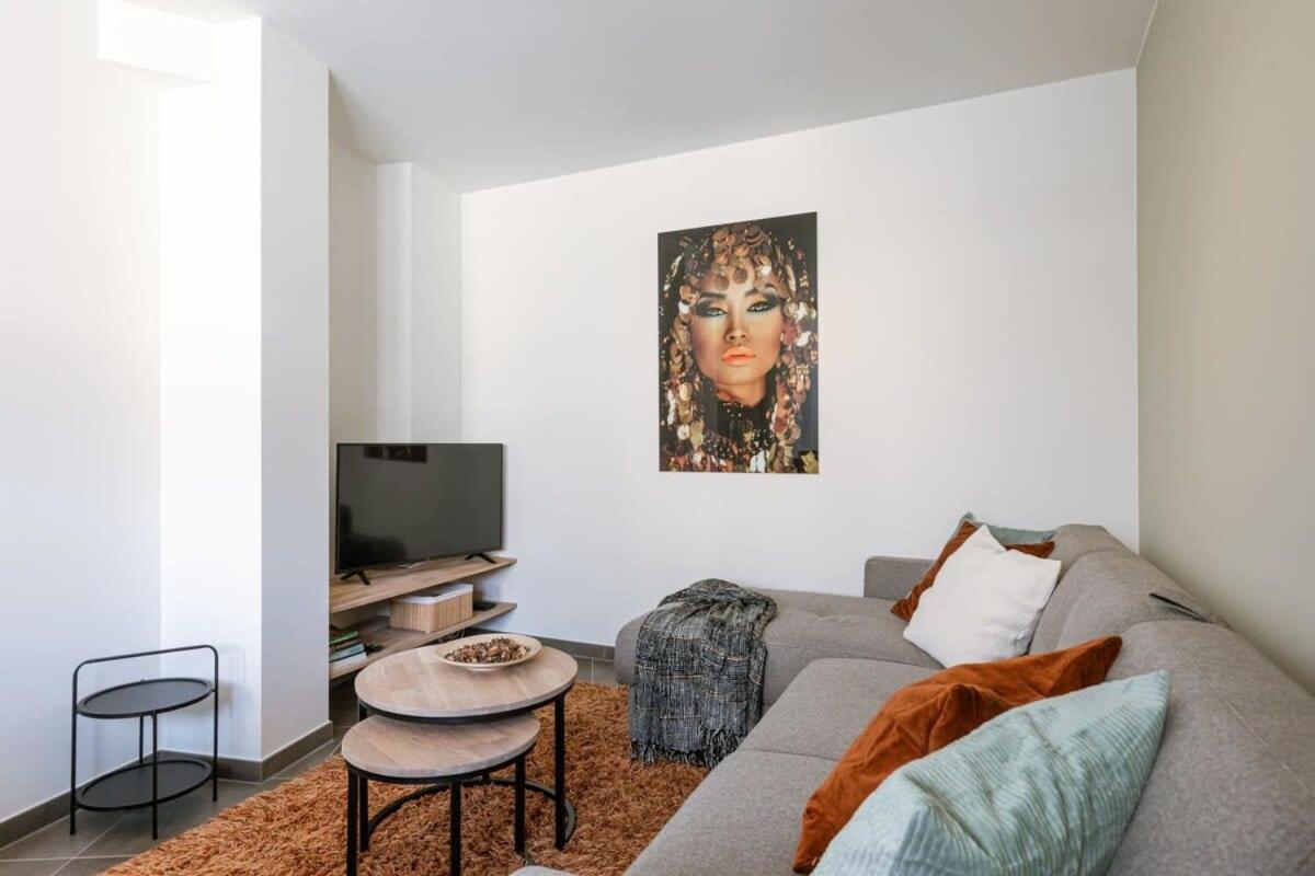 Pleasant Apartment Near The Center Of خنت المظهر الخارجي الصورة